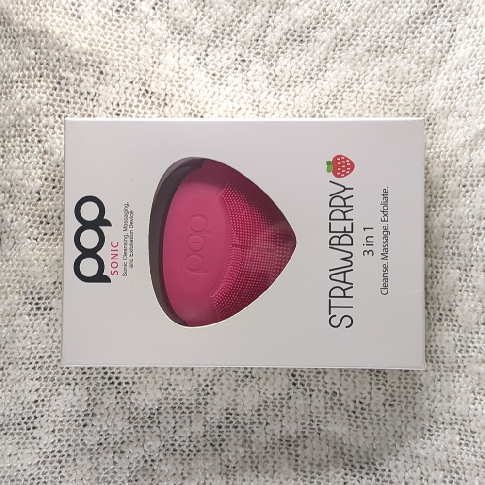 Popsonic Strawberry 3 in 1 Skin Exfoliating Cleanser in Red